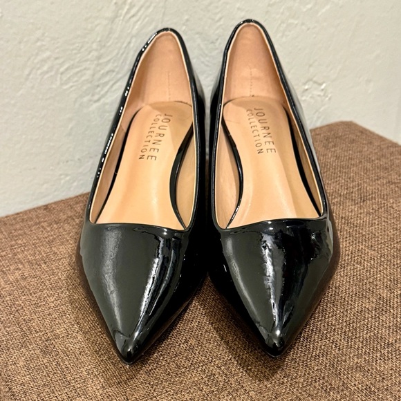 Journee Collection Womens Celica Slip On Kitten Heel Pointed Toe Pumps - Picture 3 of 8